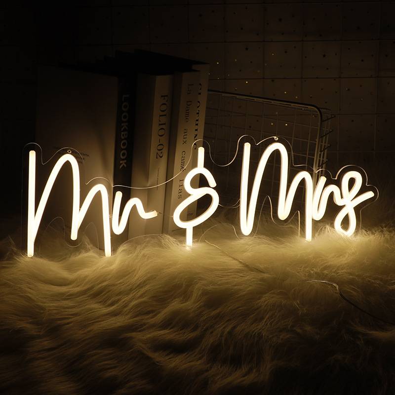 亚马逊网红求婚礼道具氛围装饰灯Mr&mrs造型led霓虹灯发光字灯牌