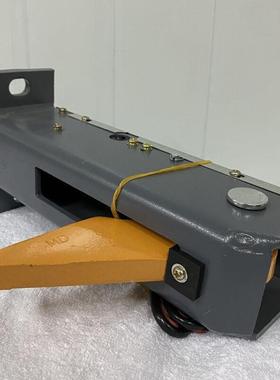 设升降机14666立直体车防坠器停车备防库跌落挂钩自落式保护装置M