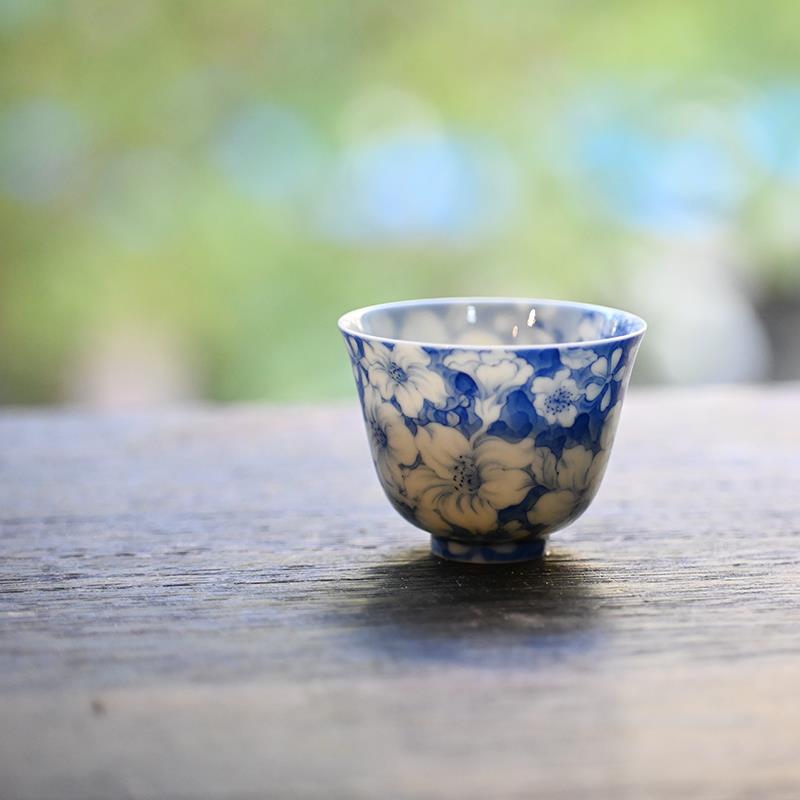 沁茗堂青花山茶花手绘功夫茶具景德镇茶杯陶瓷手工品茗杯主人杯