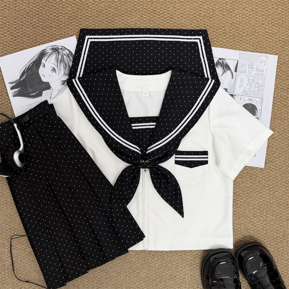 云靡黑色波点二本短袖制服套装