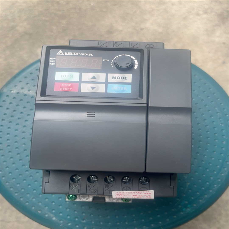 VFD022EL21A 台达220V2.2KW变频器(崽崽配件）