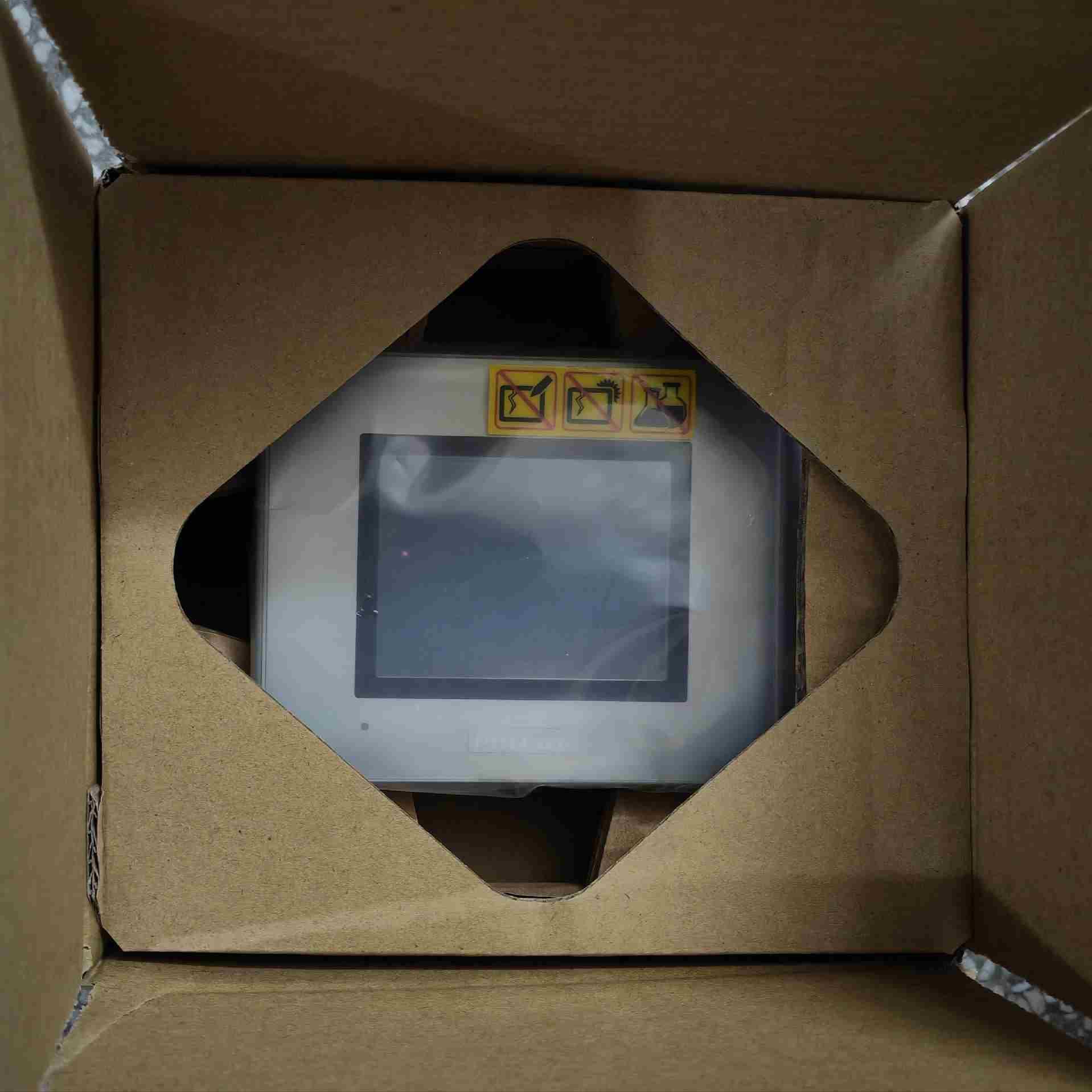 GP-4201TW 普洛菲斯触摸屏 人机界面PFXGP4议价