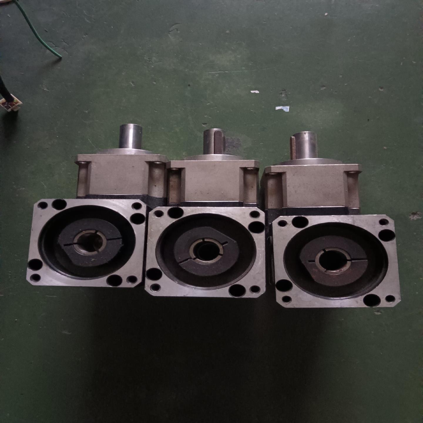 精锐行星弯头减速机ABR060可配400w伺服电机速比15议价