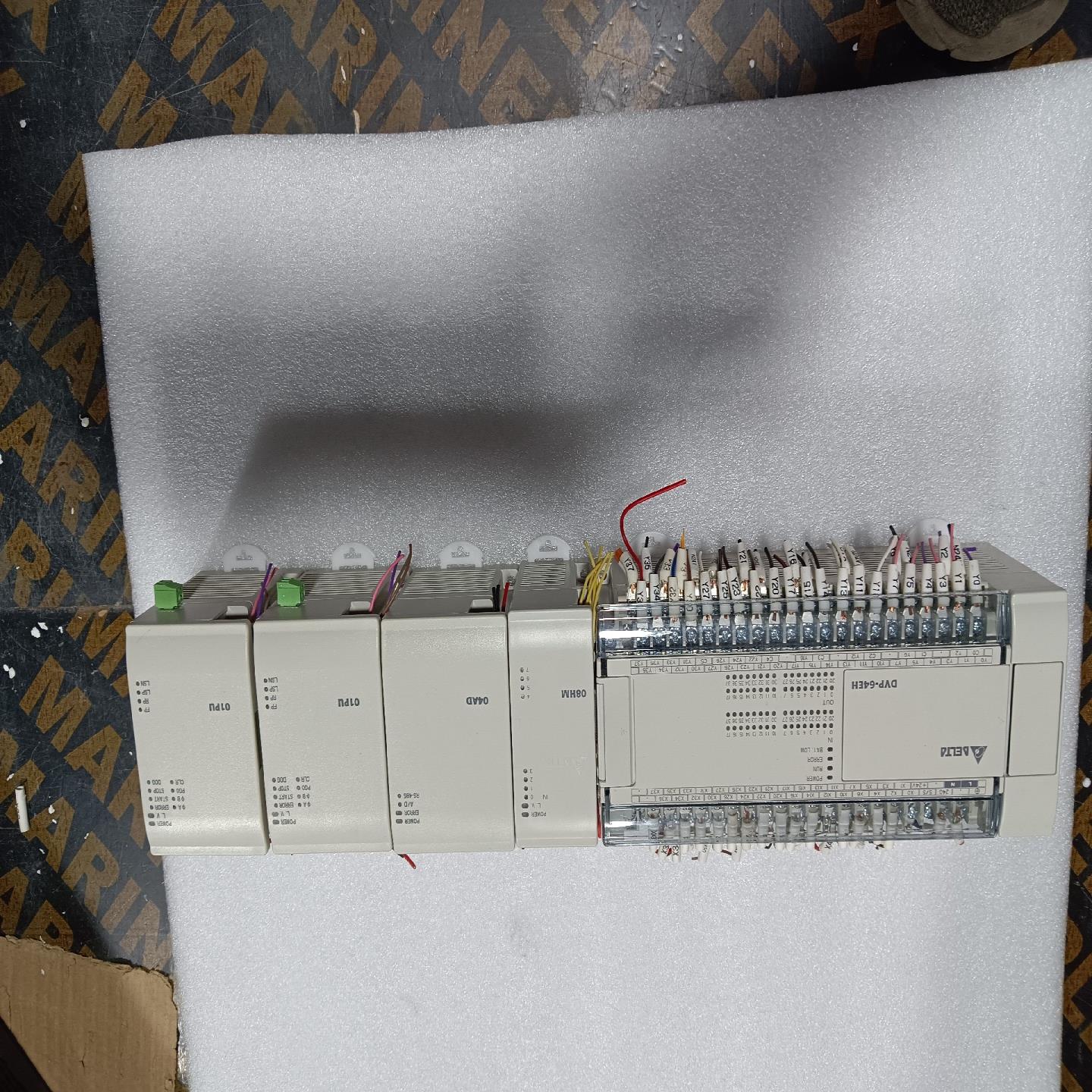 【汇生】拆机台达PLC，主机DⅤP64EH00T3，模块4个，08H议价