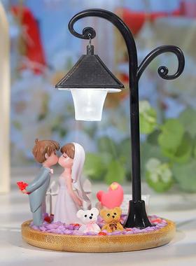 新款直销创意情侣摆件圆盘带灯可亮光情侣节庆婚庆礼物摆件桌面中