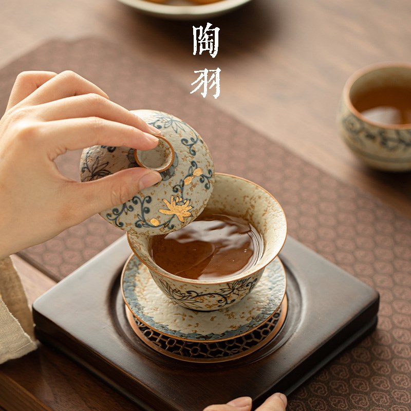 缠枝莲手绘青花火石红三才盖碗茶杯家用复古陶瓷带盖茶Z碗功夫茶
