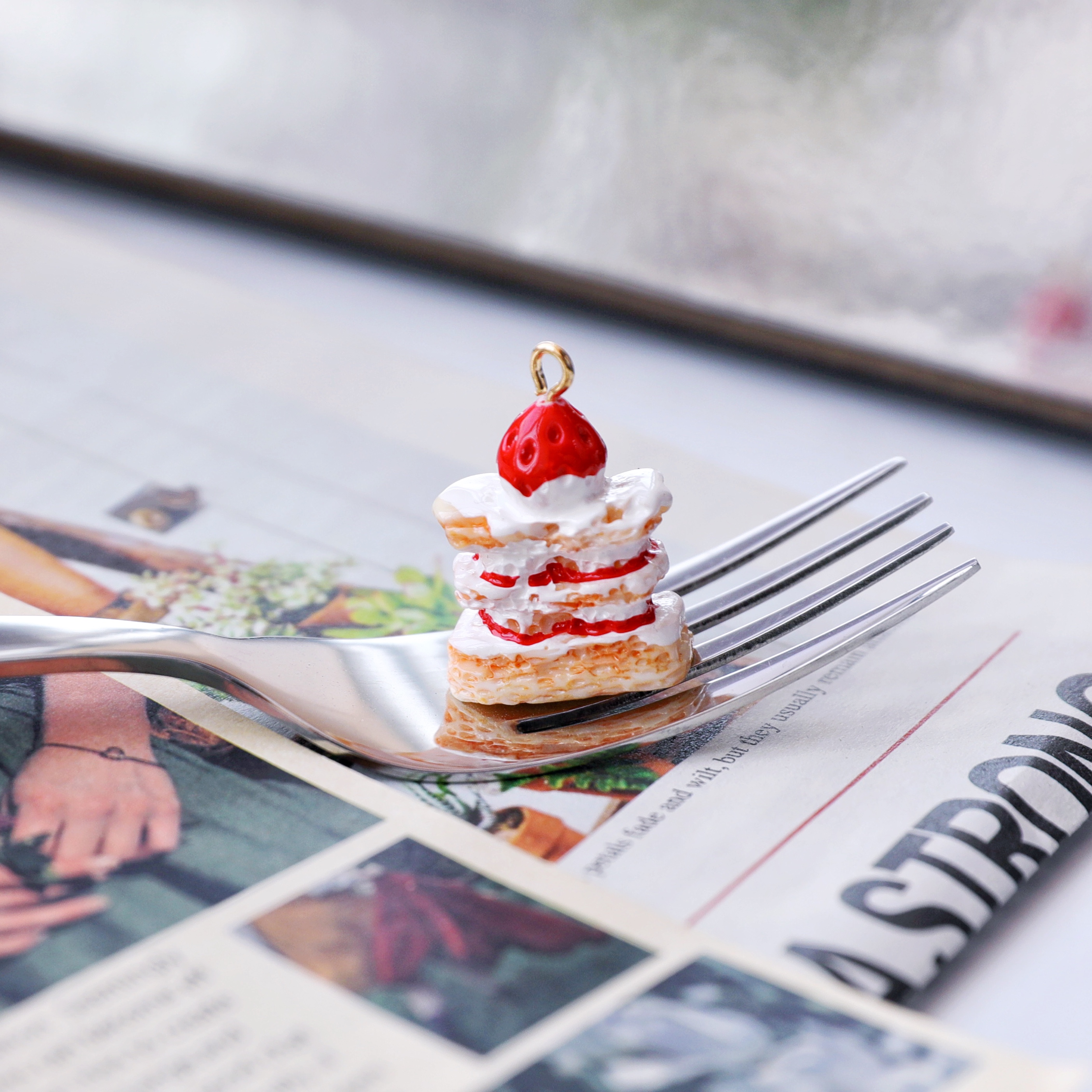 可爱迷你树脂食玩草莓蛋糕DIY手工挂件项链耳饰吊坠配件材料饰品