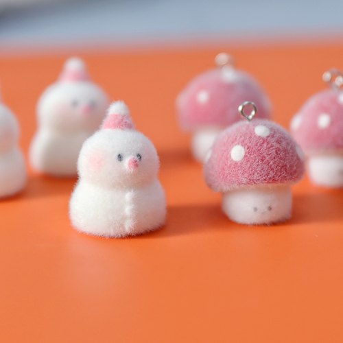 韩系ins圣诞可爱雪人蘑菇植绒吊饰DIY手作钥匙扣手帐包包挂饰配件