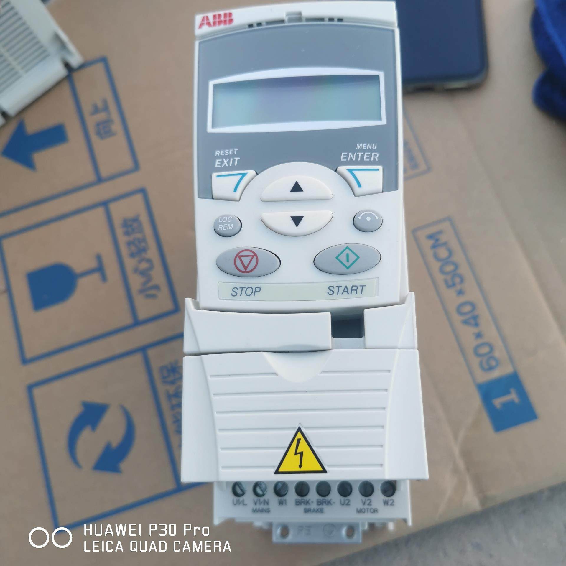 【汇生 】拆机ABBB变频器ACS355-04E-07A3-4【议价】