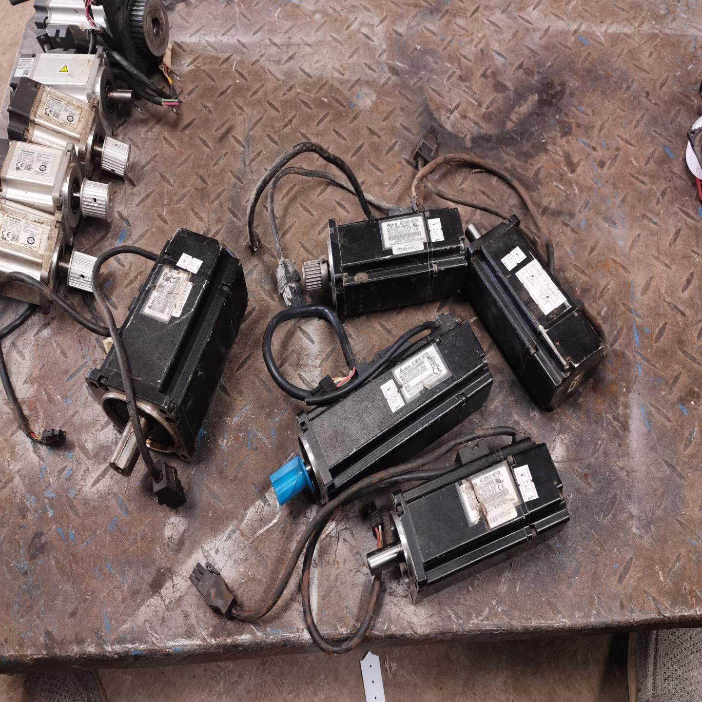 台伺服电机ECMA-C30807PS750W(崽崽配件）