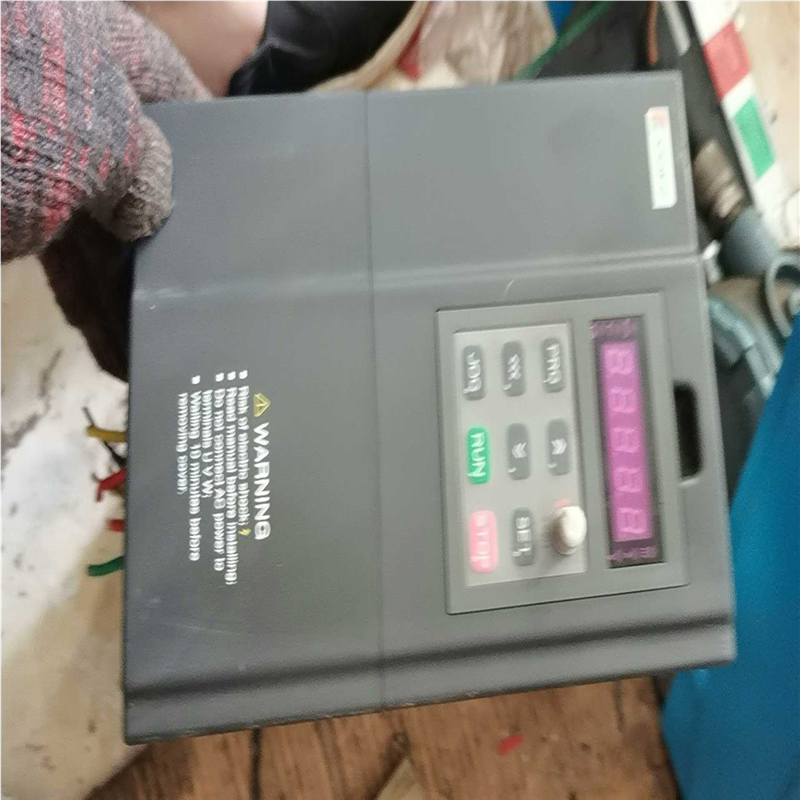 议~科沃变频器  型号AD800N-4T5.5GB/7.5PB有