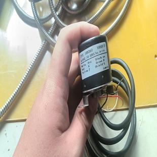 基数电子 IRH320 1000PR两个