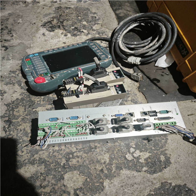 议~卡诺普示教器CRP-TPHT80K-C带主机CRP-S40-