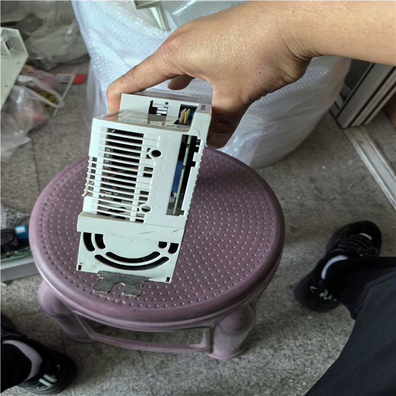 议~e82ev152-2b 伦茨变频器e82ev 8200系