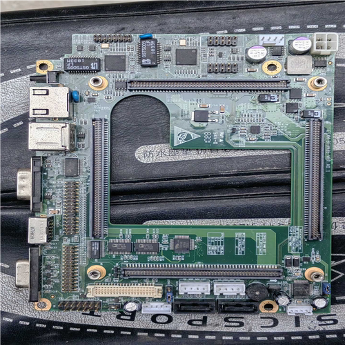 议~工控主板，ddr3.4G内存条，可以通电点亮