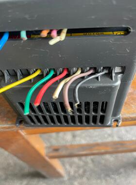 金田变频器JT330S2  KB0022G3/2.2KW/3（憨憨电子）