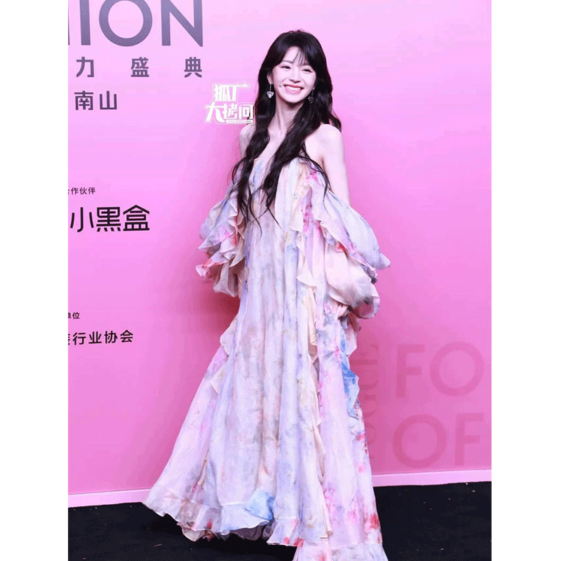 田曦薇同款粉色印花连衣裙女2025新款夏季高级感气质名媛礼服长裙