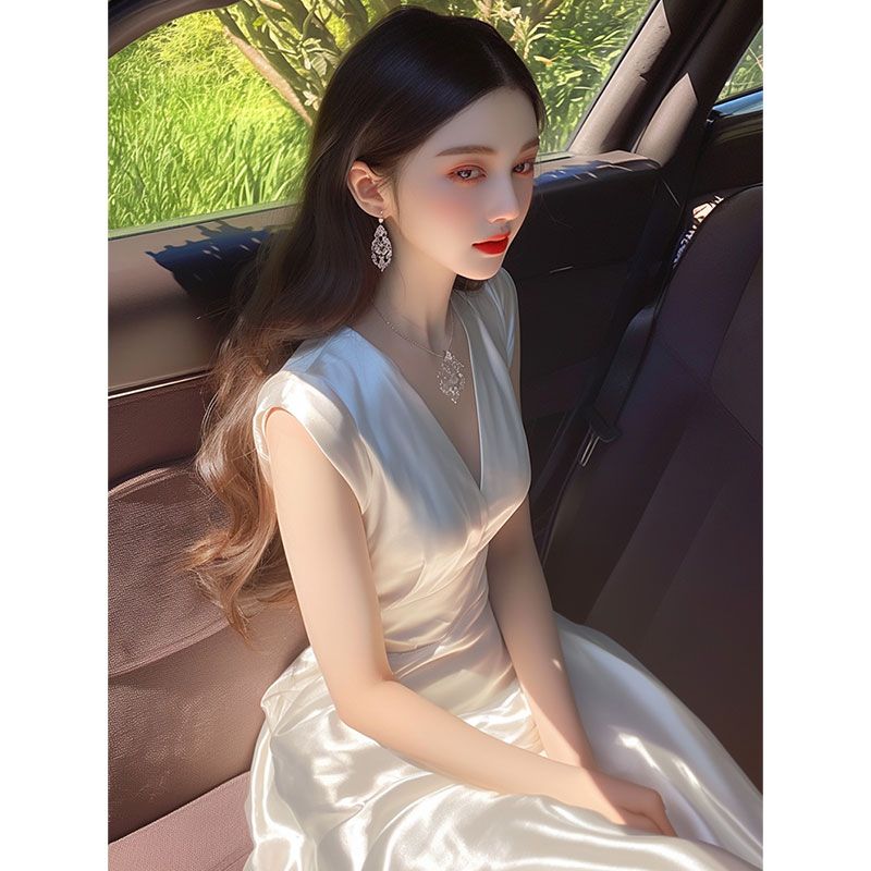 高端精致白色缎面无袖连衣裙夏季超好看生日宴会礼服法式v领长裙