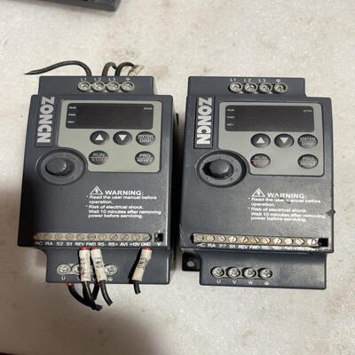 议~众辰变频器NZ100-1R5G-4两台15kw 380V