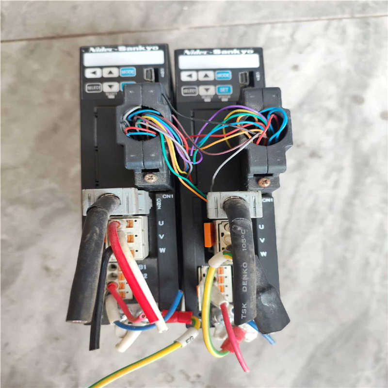 三协伺服驱动器DA22401成色如图(基数电子)