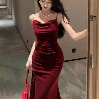 法式金丝绒吊带连衣裙女2025夏季性感紧身鱼尾长裙开叉包臀礼服裙