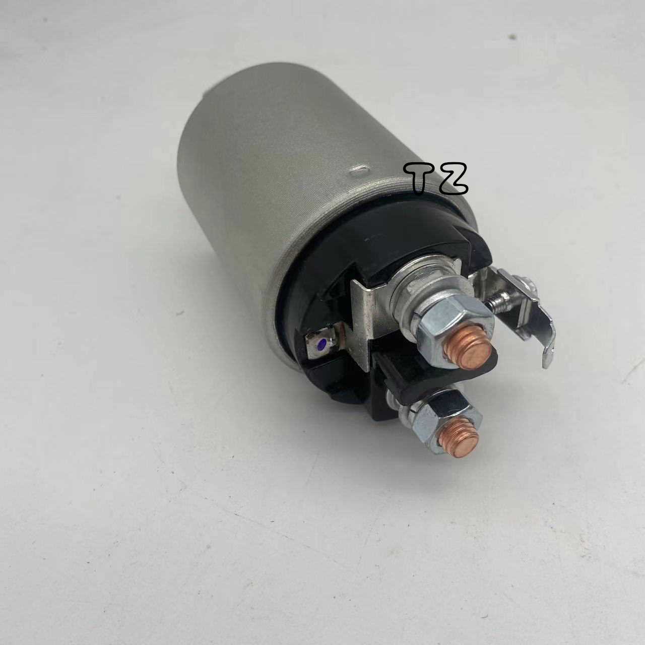 。挖土机0 5.5 06 07C/D/E0 4M40引擎启动马达磁力开关