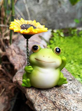 可爱小青蛙摆件办公室桌面车载解压情绪庭院花盆造景向日葵装饰品