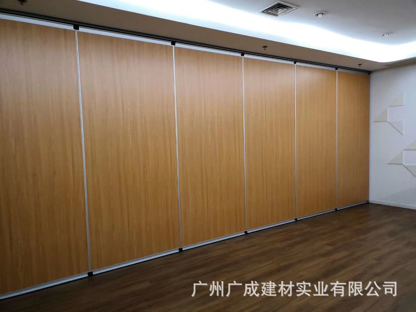 酒店宴会厅移动折叠隔断墙
