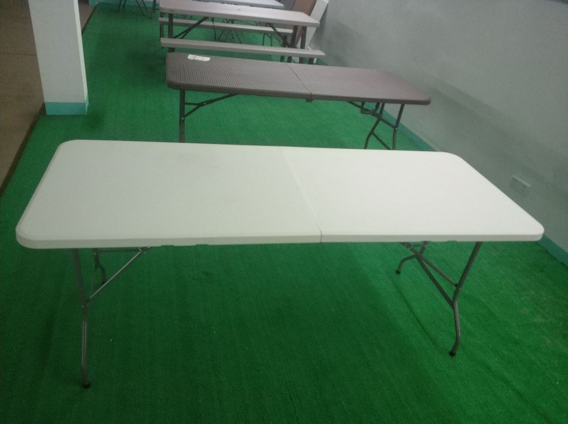 180*70*74cm180cm对折塑料折叠桌白色HDPE塑料桌便携式出口桌