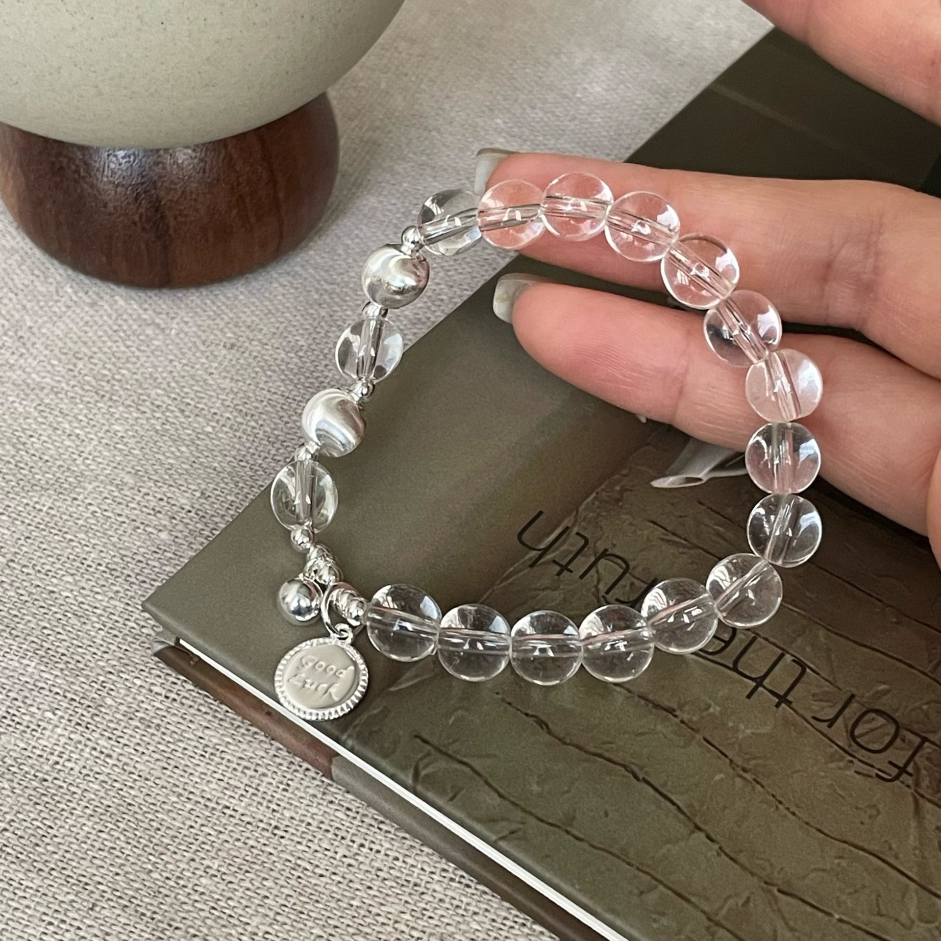 纯银字母方牌圆形水晶车花球手链