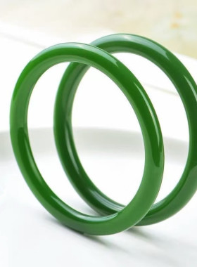 批发新疆外蒙料碧玉色手镯复古圆条情侣菠菜绿玉石玉器玉手镯厂家