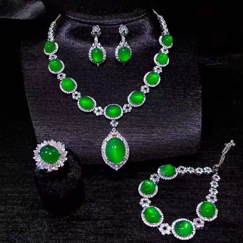 玉髓套装批发冰种玉髓吊坠项链耳环戒指手链豪华镶嵌绿玉髓四件套