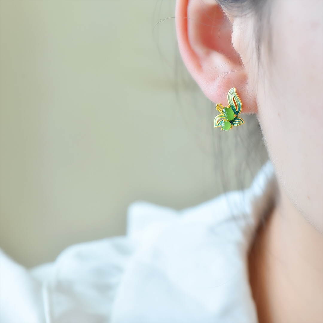 s925银镶和田玉碧玉蝴蝶耳钉