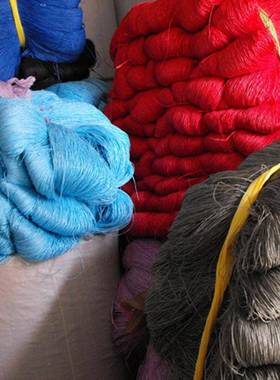 厂家按公斤直销 彩色拉菲草纸绳直径1.5-2mm编织环保绿色双股纸绳