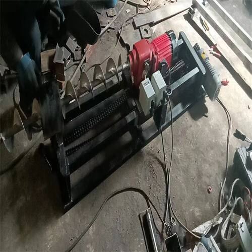 过道眼穿越打孔 单厢电扩孔钻机  坑道式自动顶管机  现场指导