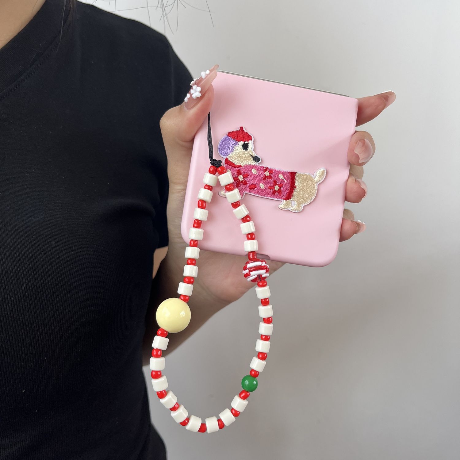 适用新款华为nova flip手机壳小折叠屏防摔带挂绳斜跨粉腊肠狗