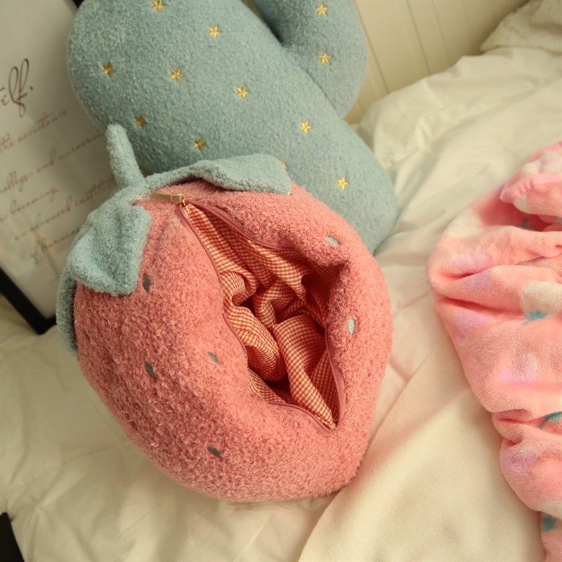 新品甜美可爱软绵绵草莓抱枕x+毯子 午睡靠垫被子两用办公室空调,居家布艺,抱枕被,淘宝优惠券,粉丝福利购,淘宝优惠卷