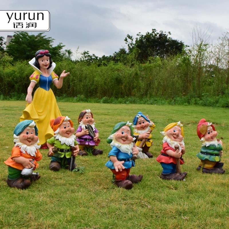 户外花园庭院装饰卡通玻璃钢白雪公主雕塑幼儿园公园景观造景摆件