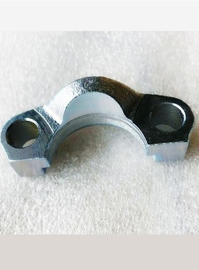 R29424约翰迪尔拖拉机配件5E1004 1204 1404液压油泵法兰接头包邮