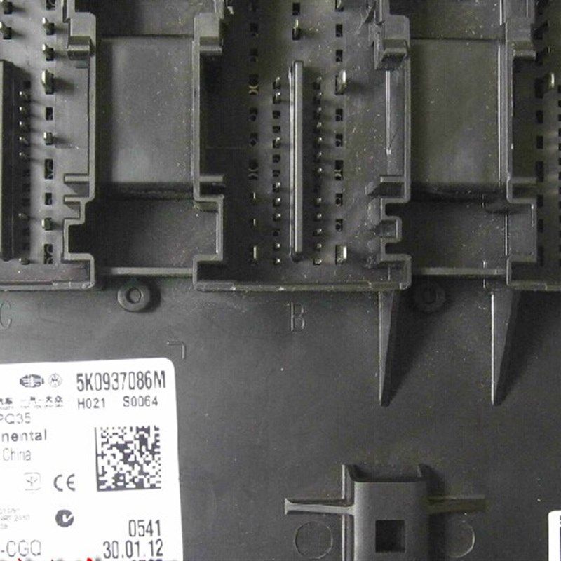 VNQ5E050MK-大众车J519模块转向灯/停车灯/制动灯常亮 维修配件