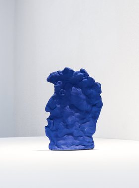 北欧现代蓝色对话人物造型雕塑摆件简约家居客厅样板房酒店饰品