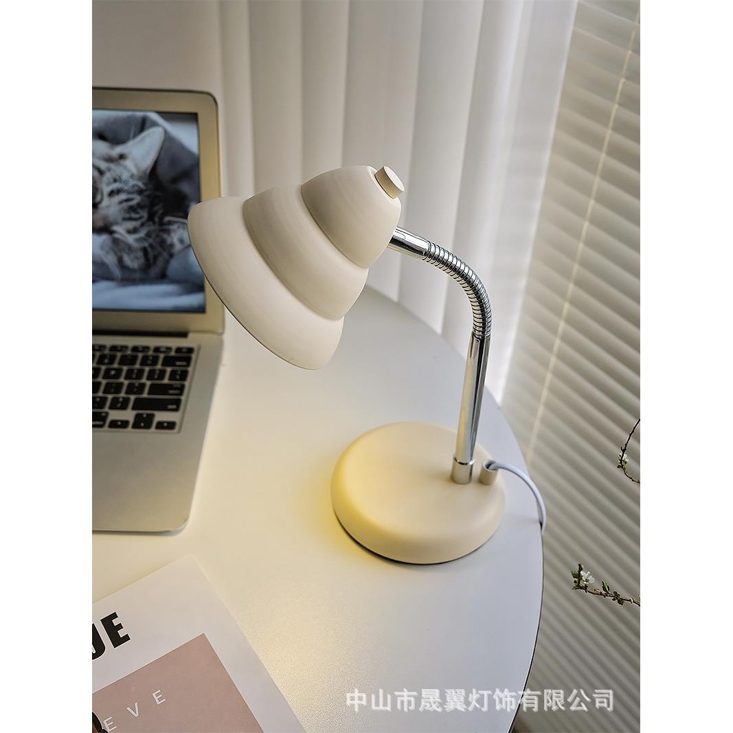 中古饰奶油台灯ins风卧室书桌阅读灯可调节复古爱床装头灯台灯氛