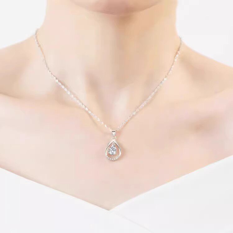 铂金PT950锁骨项链韩版18K白金项链女款镶钻石吊坠生日礼物