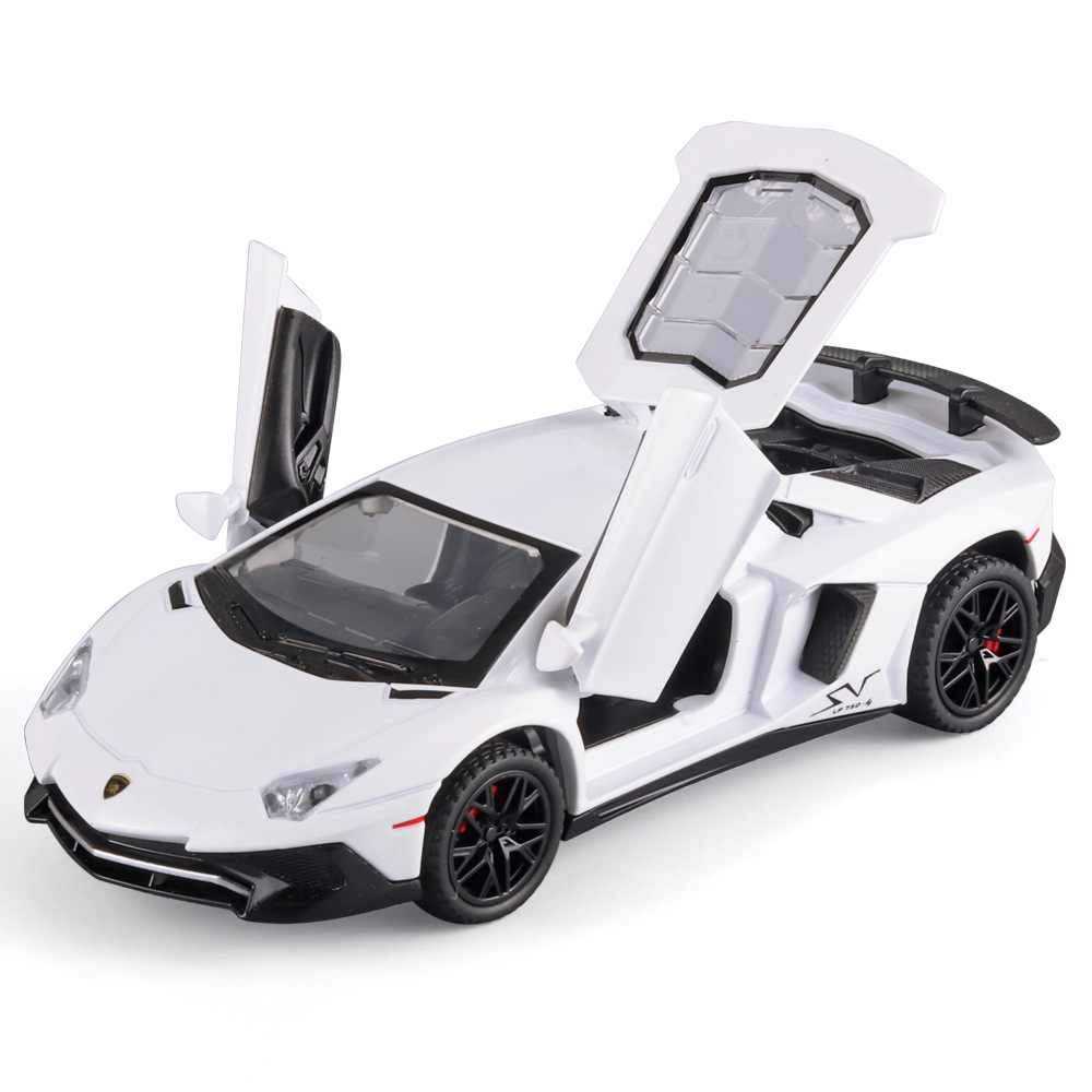 1：32兰博LP750J合金车模 灯光回力开门 带底座模型