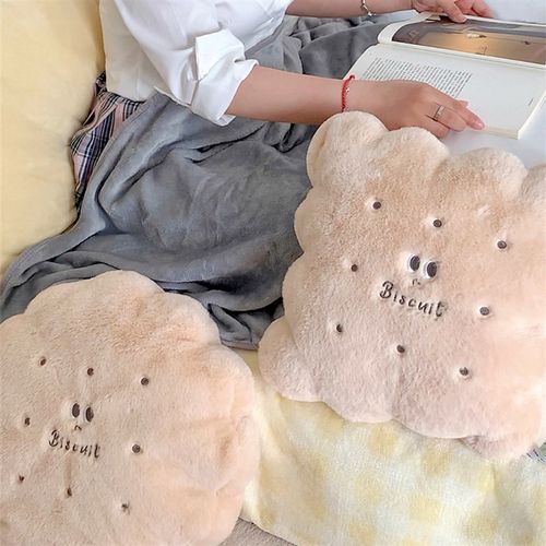 饼干抱枕被子珊瑚毯子两用靠枕办C公室午睡枕头黄油饼干抱枕车载