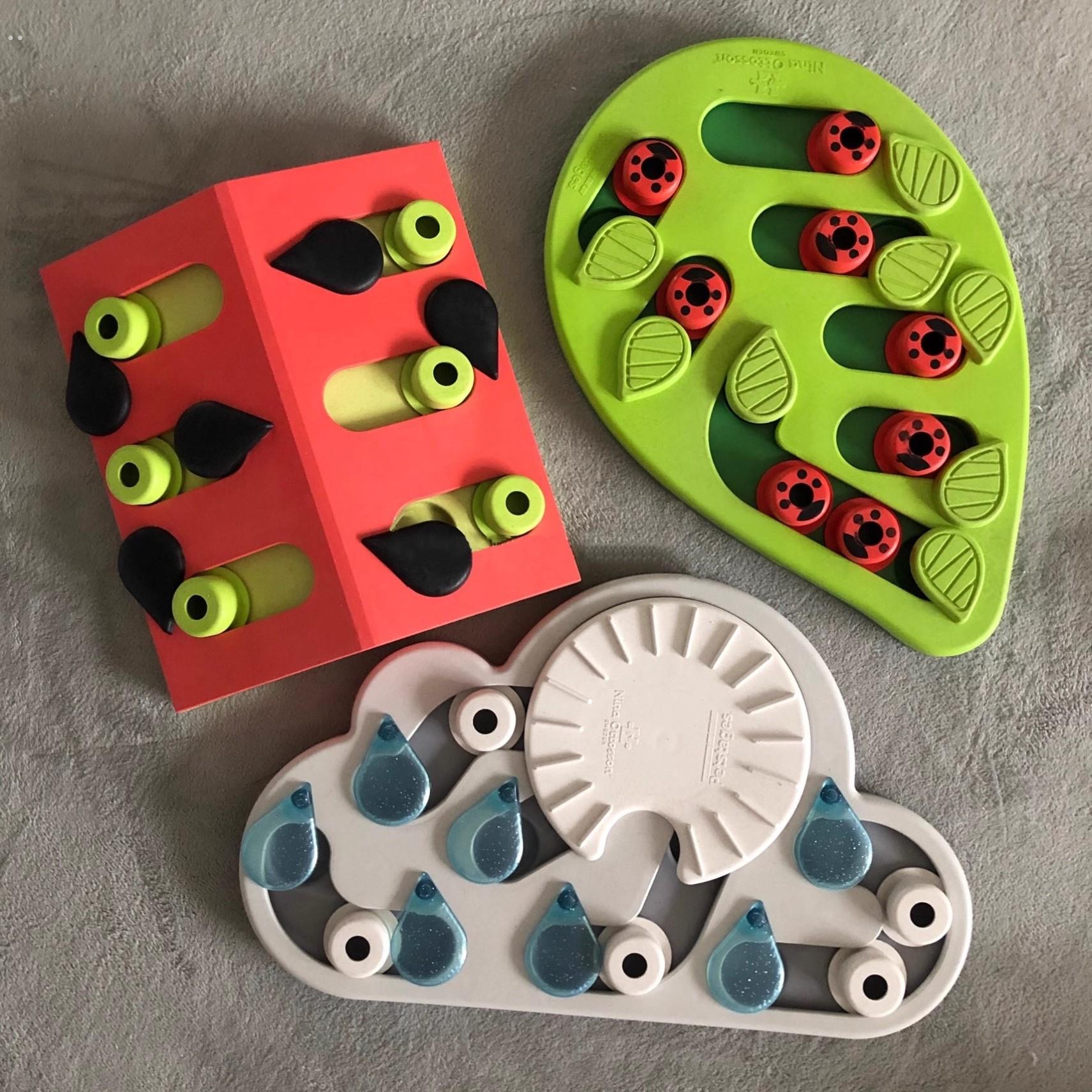 猫咪狗狗自嗨玩具猫抓板漏食自嗨转盘逗猫解闷慢食耐抓益智用品