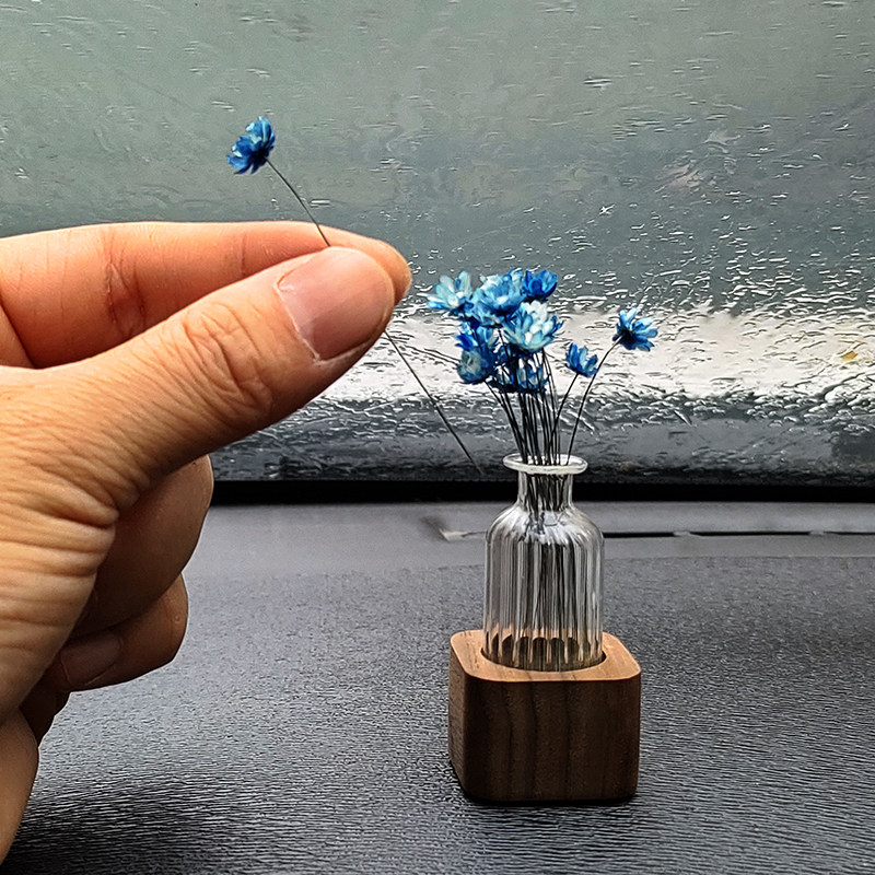 车载迷你小雏菊瓶汽车中控台插器装饰车内爱微景观装饰