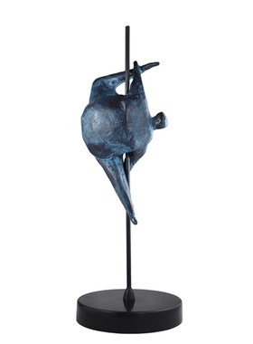 现代创意铸铁金属人物样板房售楼处桌面电视柜软装饰品