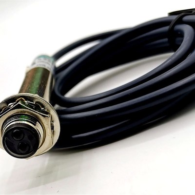 直流三线NNN漫反射光电关 距离调节D感应探头