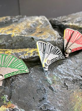 金属EDC扇子推牌啪啪币绿红黑色拼接减压玩具啪啪推牌成人创意